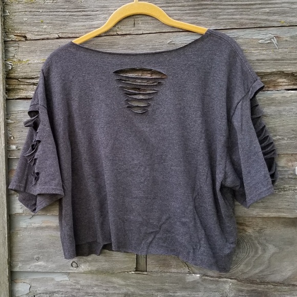 Distressed Graphic print Crop Top Pidgeon Forge TN - Picture 3 of 3